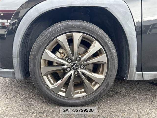 Lexus UX 2019-01 7877470-29