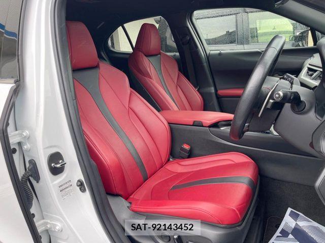 Lexus UX 2019-10 7877471-9