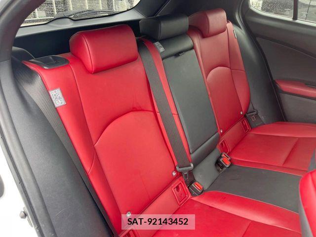 Lexus UX 2019-10 7877471-10