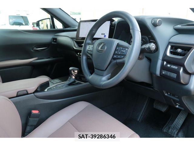 Lexus UX 2023-04 7877469-15
