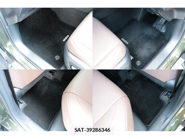 Lexus UX 2023-04 7877469-22