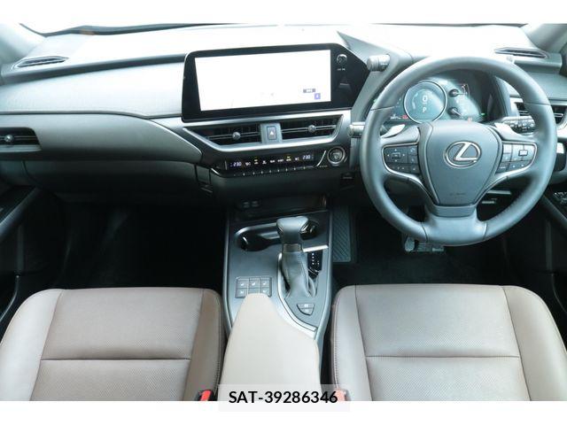 Lexus UX 2023-04 7877469-2