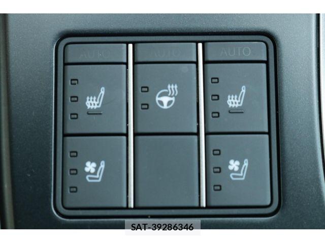 Lexus UX 2023-04 7877469-8
