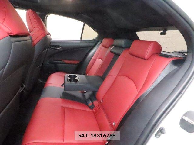 Lexus UX 2019-09 7902887-9