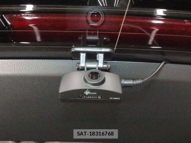 Lexus UX 2019-09 7902887-16