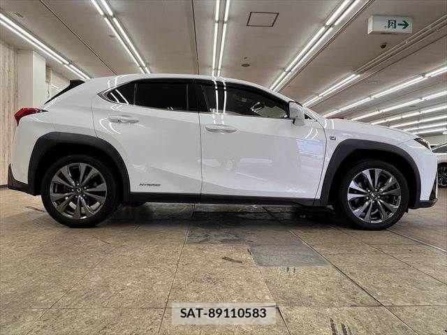 Lexus UX 2019-08 7902888-15
