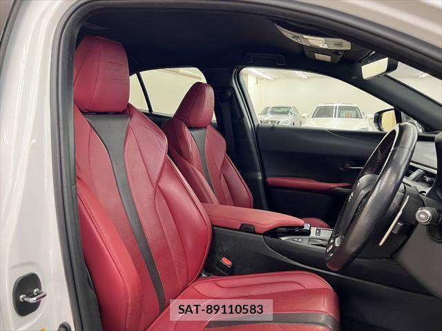 Lexus UX 2019-08 7902888-6
