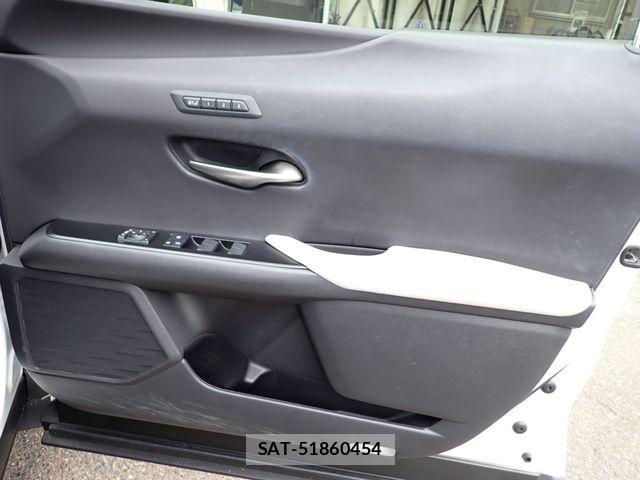 Lexus UX 2020-05 7962479-18