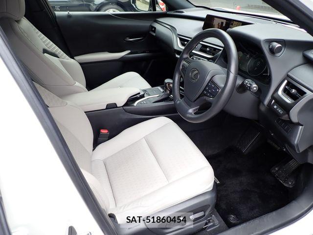 Lexus UX 2020-05 7962479-1