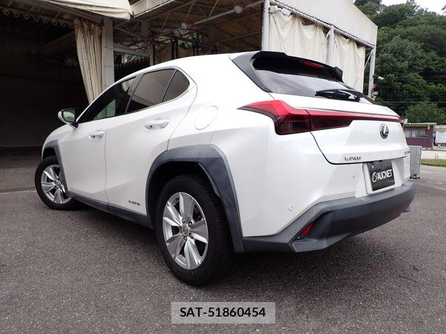 Lexus UX 2020-05 7962479-2