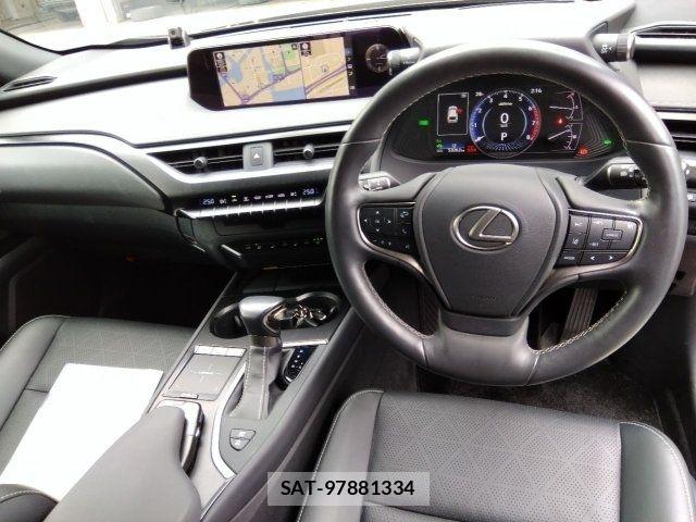 Lexus UX 2019-12 7962478-1