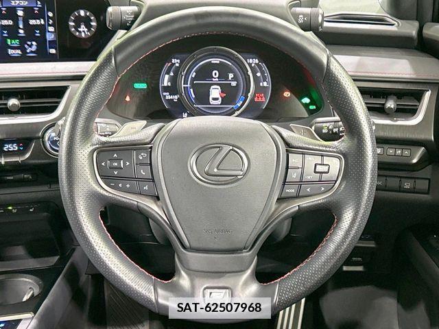 Lexus UX 2021-02 7979815-10