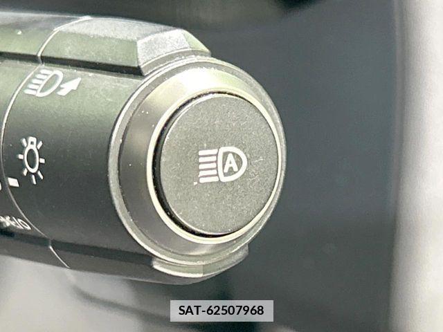 Lexus UX 2021-02 7979815-6