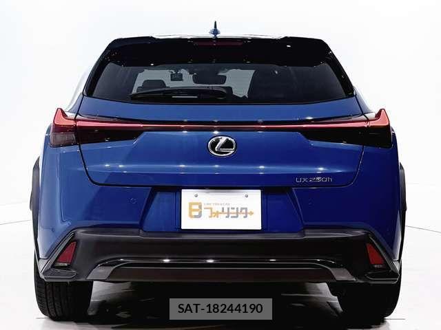 Lexus UX 2023-08 7979813-11