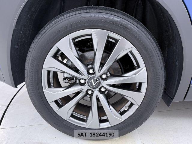 Lexus UX 2023-08 7979813-27