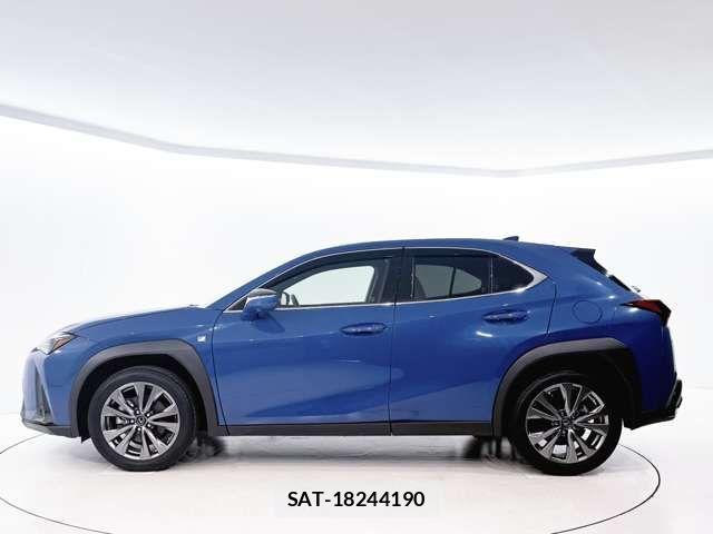 Lexus UX 2023-08 7979813-3