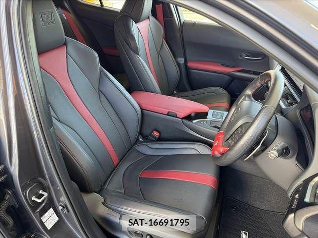 Lexus UX 2022-10 8036501-15