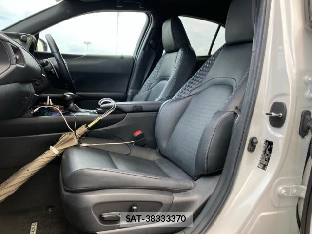 Lexus UX 2021-08 8036511-11