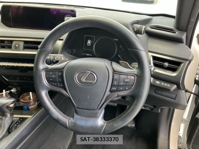 Lexus UX 2021-08 8036511-14