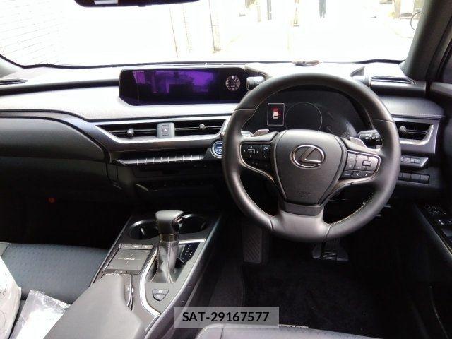 Lexus UX 2021-11 8036502-1
