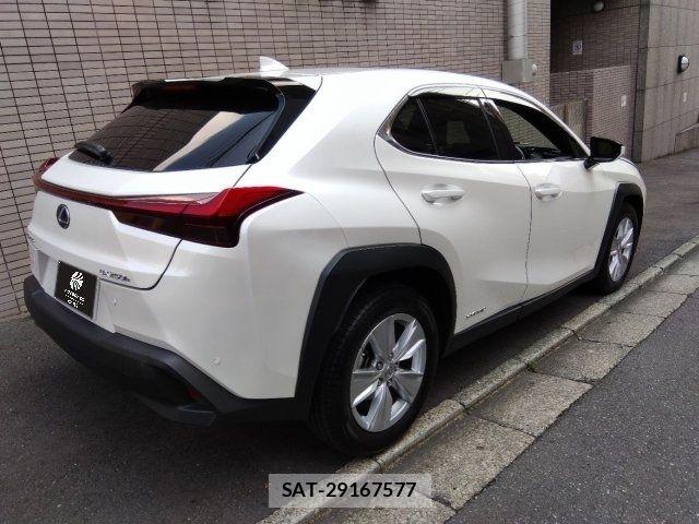Lexus UX 2021-11 8036502-2