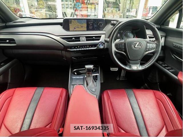 Lexus UX 2019-01 8036504-1