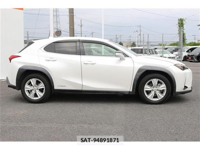 Lexus UX 2019-10 8036505-8