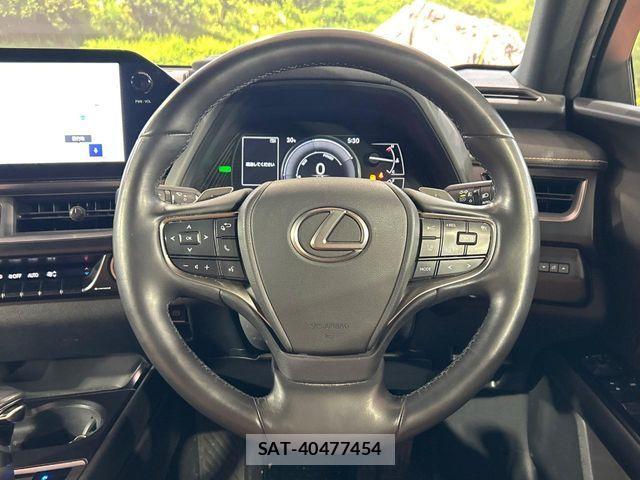 Lexus UX 2023-07 8036503-11