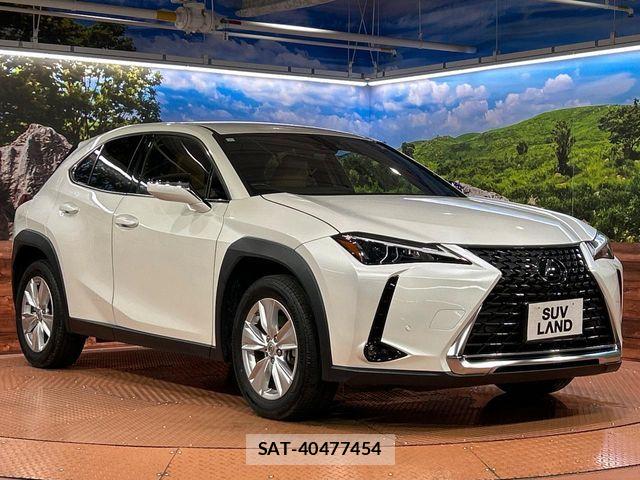 Lexus UX 2023-07 8036503-16
