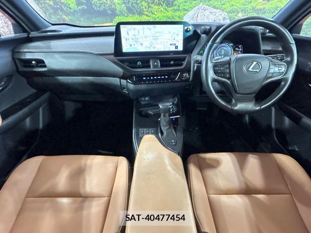 Lexus UX 2023-07 8036503-1