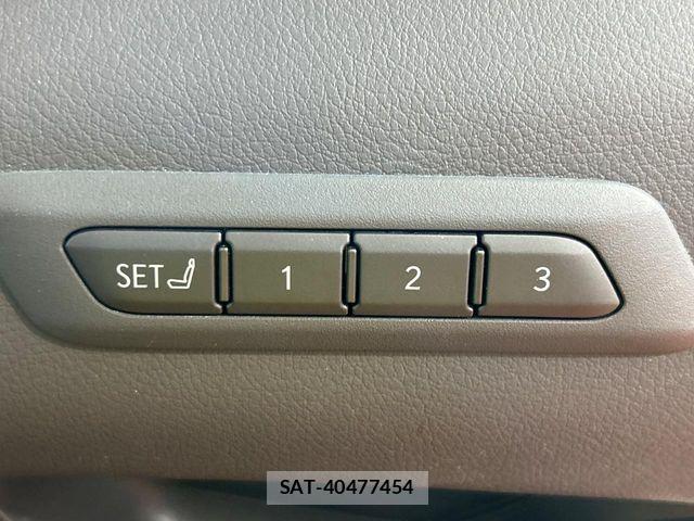 Lexus UX 2023-07 8036503-6