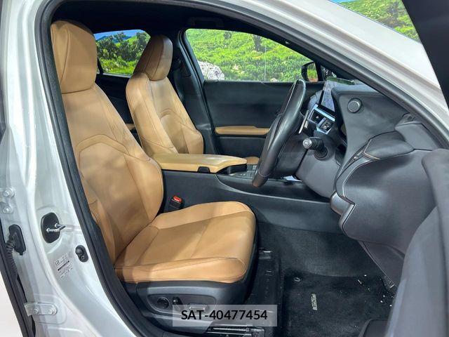 Lexus UX 2023-07 8036503-8