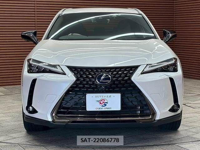 Lexus UX 2022-03 8074418-16