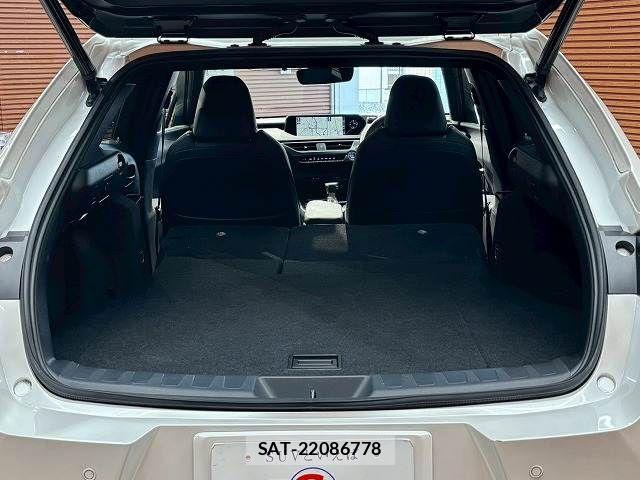 Lexus UX 2022-03 8074418-19