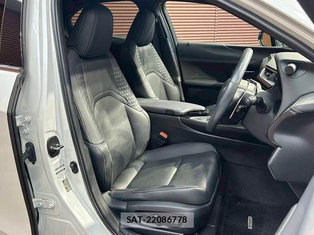Lexus UX 2022-03 8074418-7