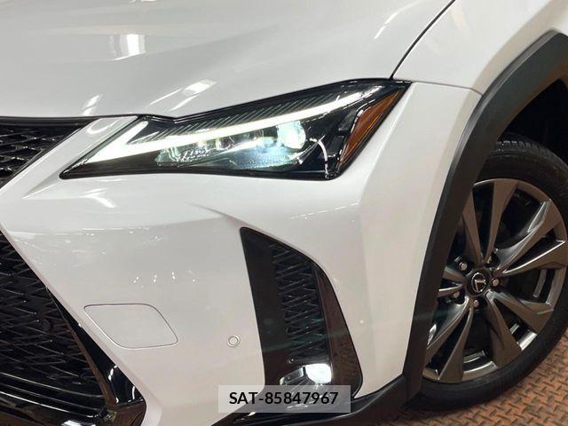 Lexus UX 2023-11 8074417-11
