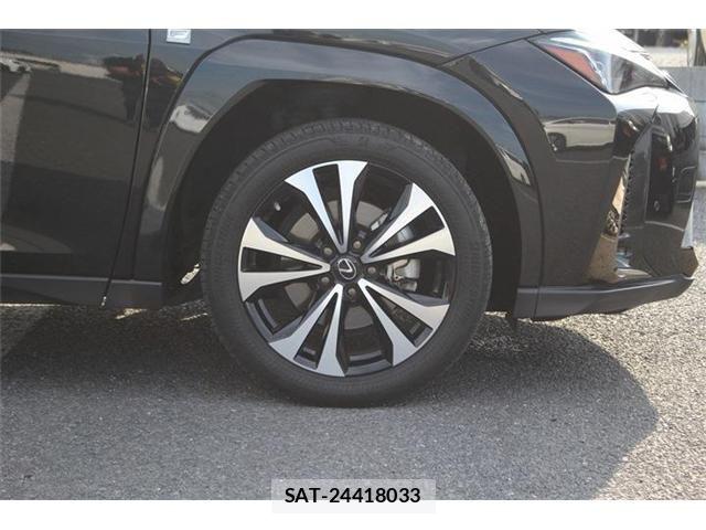 Lexus UX 2023-01 8074416-10