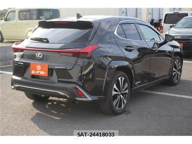 Lexus UX 2023-01 8074416-22