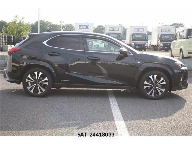 Lexus UX 2023-01 8074416-7