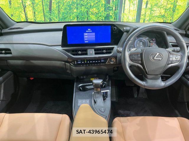 Lexus UX 2023-09 8100225-1