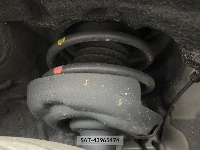 Lexus UX 2023-09 8100225-19