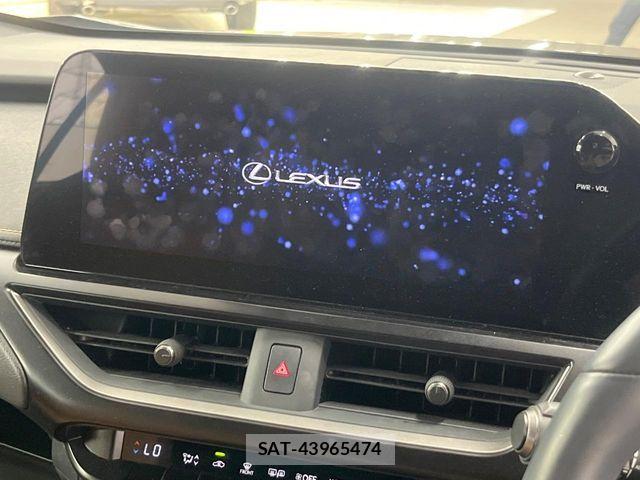 Lexus UX 2023-09 8100225-2