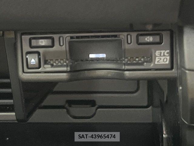 Lexus UX 2023-09 8100225-4