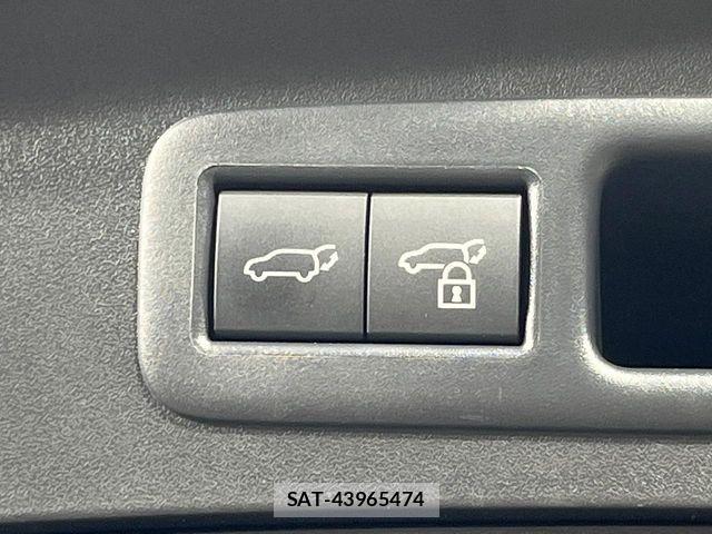 Lexus UX 2023-09 8100225-6
