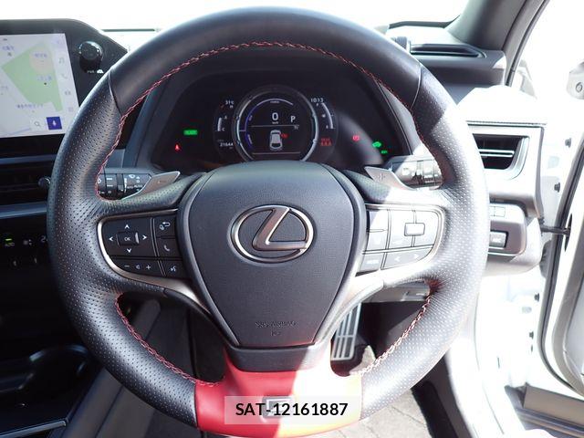 Lexus UX 2022-08 8100224-11