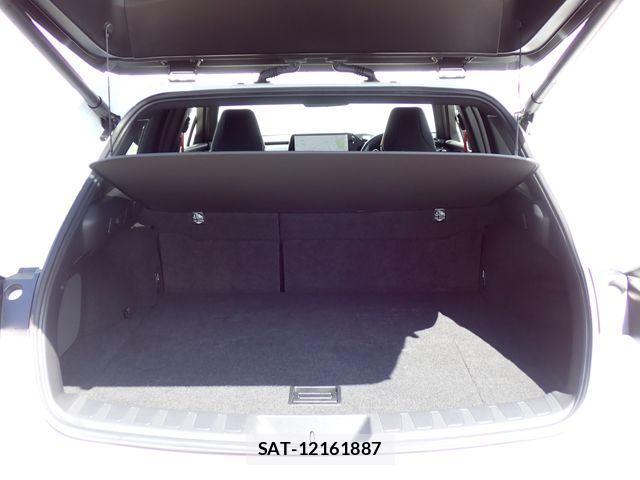 Lexus UX 2022-08 8100224-25