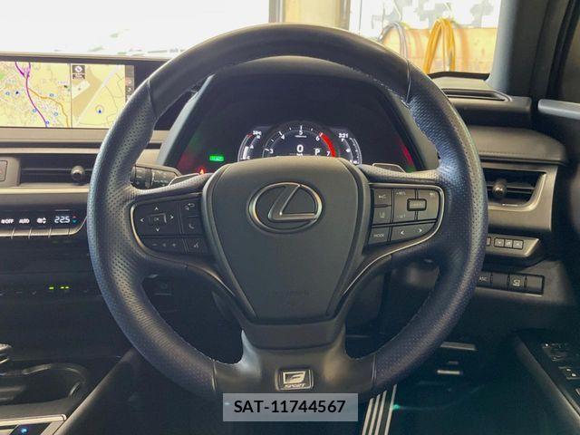 Lexus UX 2021-09 8100226-13
