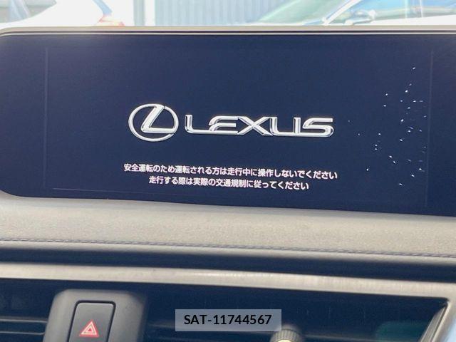 Lexus UX 2021-09 8100226-3