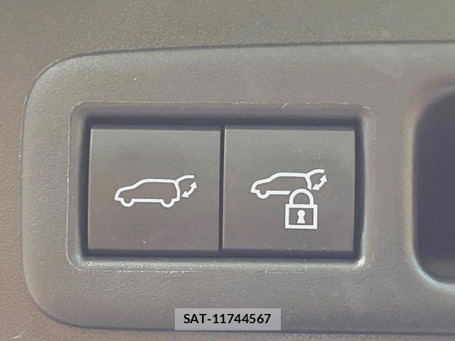 Lexus UX 2021-09 8100226-7