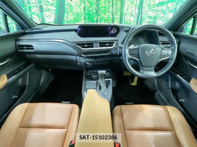 Lexus UX 2021-03 8131071-1